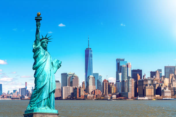 Read more about the article THE PROS AND CONS OF LIVING IN NYC